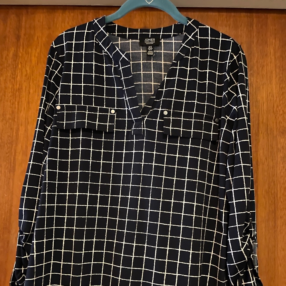 Jones New York Signature Women’s Geometric Square Blouse Navy/White L